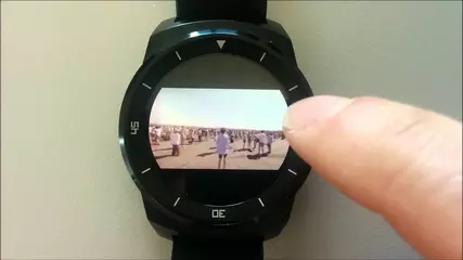 Video player for Android Wear smartwatches, powered by YouTube